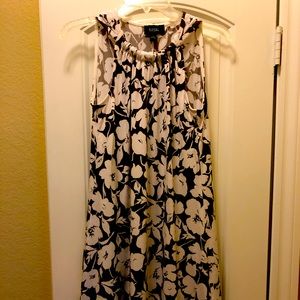 Dress color taupe/white. Pretty clear sequins